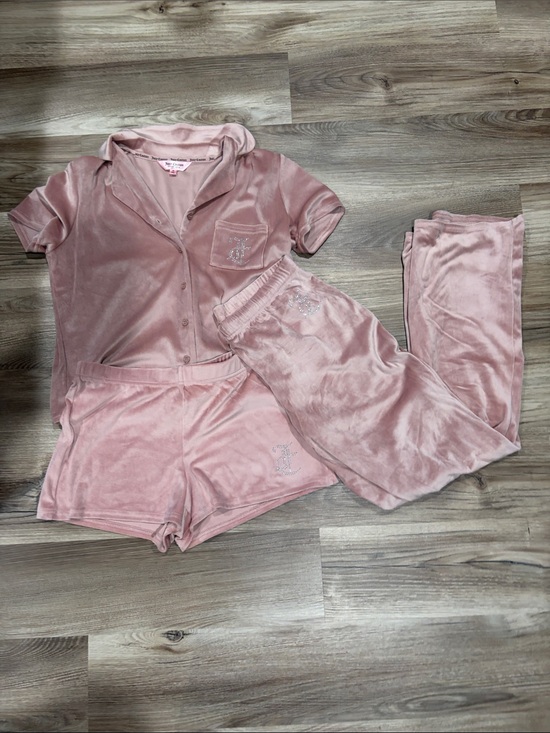 Juicy Couture Other - Juicy Couture Pink Velvet 3-Piece Pajama Set